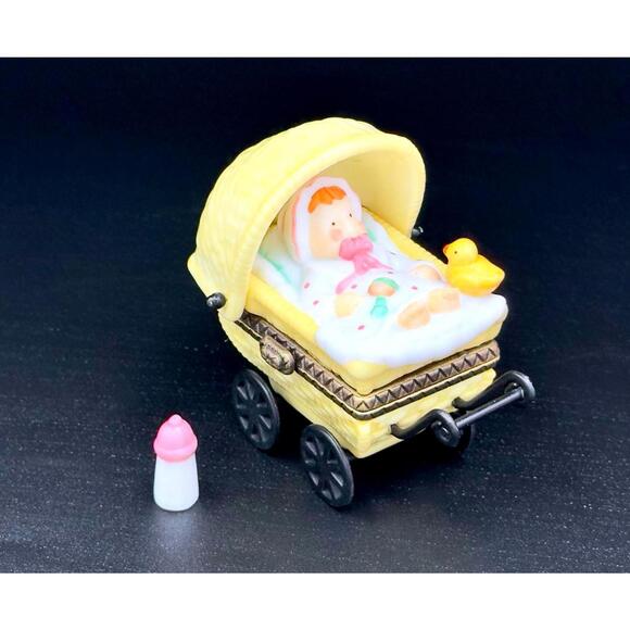 PHB Midwest Porcelain Hinged Box Baby Buggy “Let’s Pretend” w Trinket Bottle - Picture 6 of 6